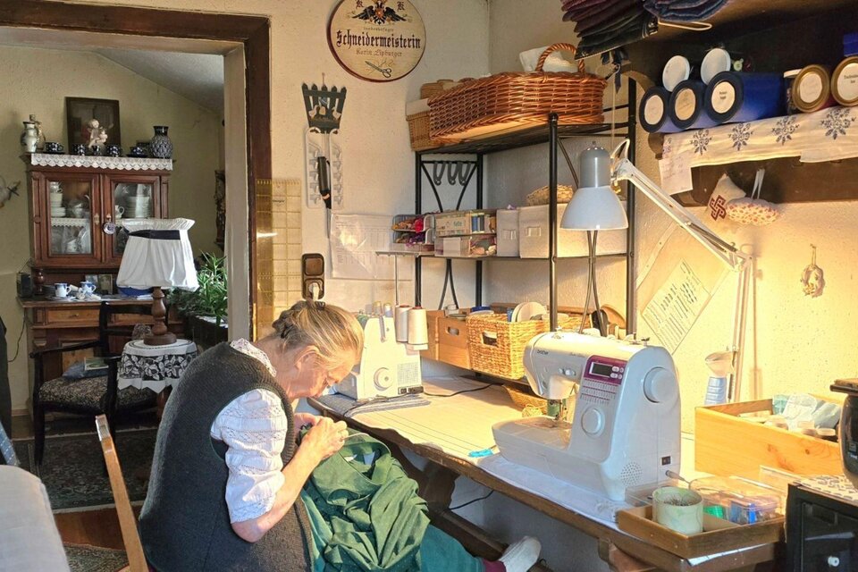 Dirndl- und Änderungsschneiderei Karin Lipburger - Impression #1 | © Stephanie Bor