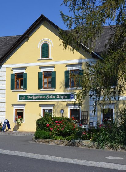 Außenansicht Dorfgasthaus Seiler-Ziegler | Dorfgasthaus Seiler-Ziegler | © Riedenbauer