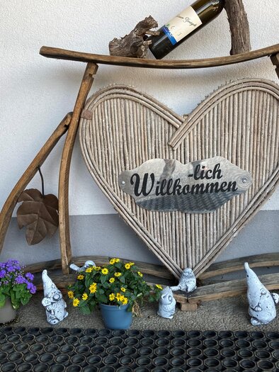 Buschenschank Pölzl - Herzlich Willkommen | © Dorfschenke Pölzl