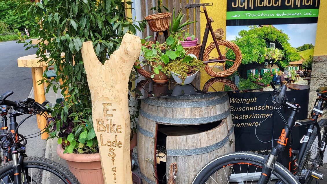 E-Bike Ladestation | © Weingut Schneiderannerl