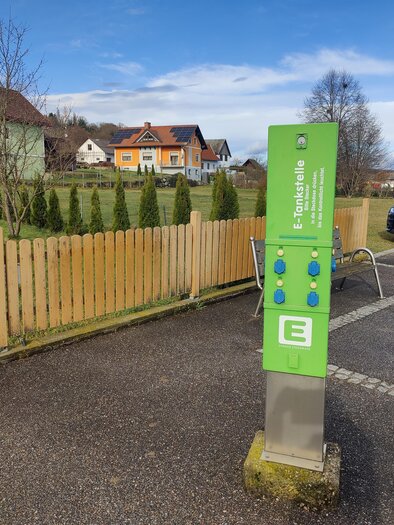 E-bike charging station in the village center | © Thermen- & Vulkanland