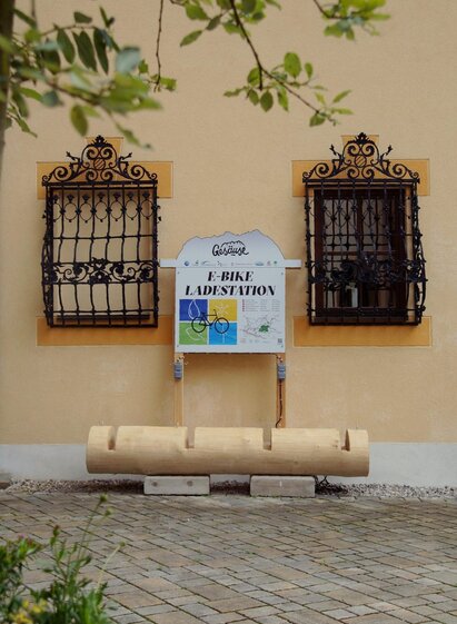 E-Bike-Ladestation Schloss Kassegg | © Marlene Blamauer | © Marlene Blamauer