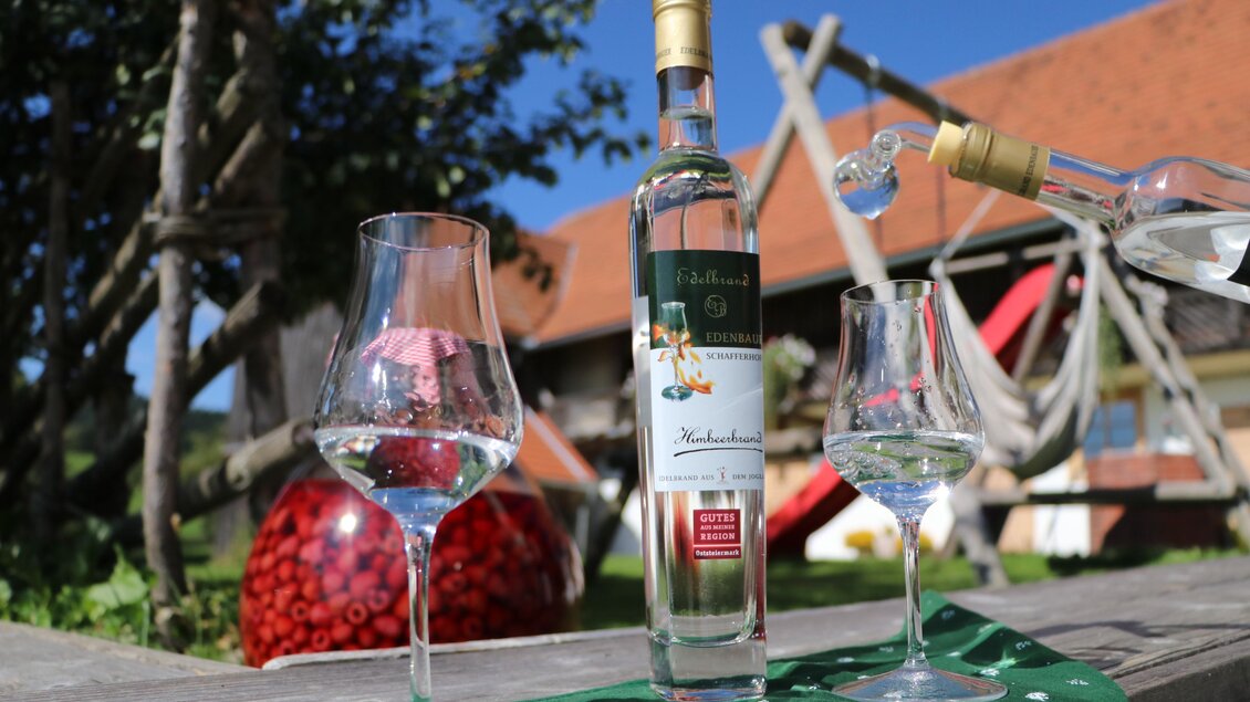 Edelbrand Edenbauer_Himbeerbrand_Oststeiermark | © Edelbrand Edenbauer