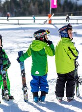 Kinder beim Skifahren | © TV Mariazeller Land | Tom Lamm | © TV Hochsteiermark
