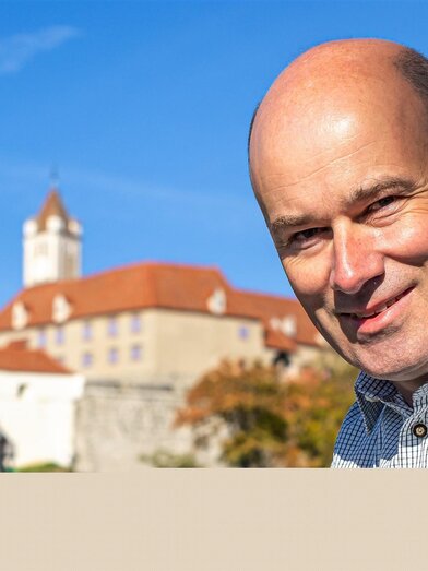 Günther Maierhofer with Riegersburg castle  | © Matthias Sammer | Matthias Sammer | © Matthias Sammer