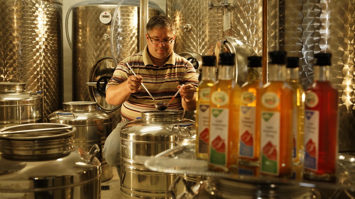 Essigmanufaktur_Essigproduktion_Oststeiermark | © Eismanufaktur Oswald/ Schaffer
