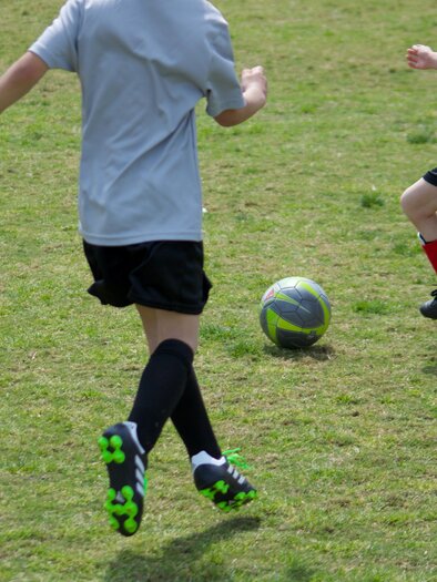 Fußballspiel | © james-lee-unsplash