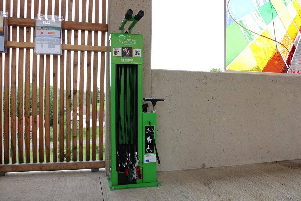 Bicycle repair station & e-bike charging station Straden - Impression #1 | © Thermen- & Vulkanland