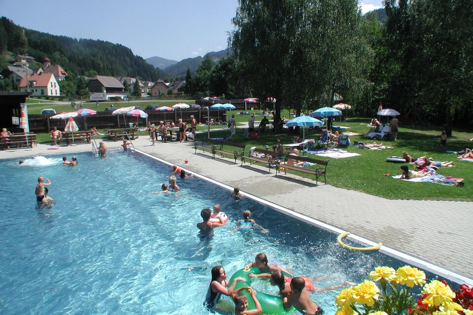 Family outdoor swimming pool Kleinlobming - Impression #1 | © Erlebnisregion Murtal