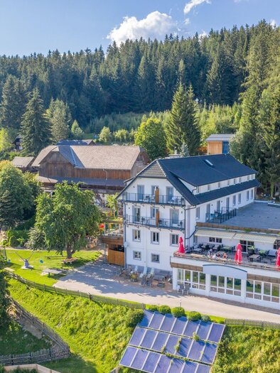 Familyhotel Berger_exterior view_Eastern Styria | © Familienhotel Berger