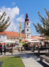 Samstagsmarkt am Fehringer Hauptplatz | © Stadtgemeinde Fehring | Lumikki Photography | © Stadtgemeinde Fehring