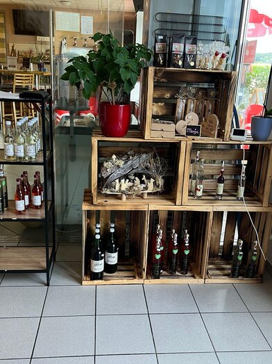 Fiedler's Bauernstüberl mit Bauernladen - Säfte | © Bettina Fiedler | Bettina Fiedler | © Bettina Fiedler