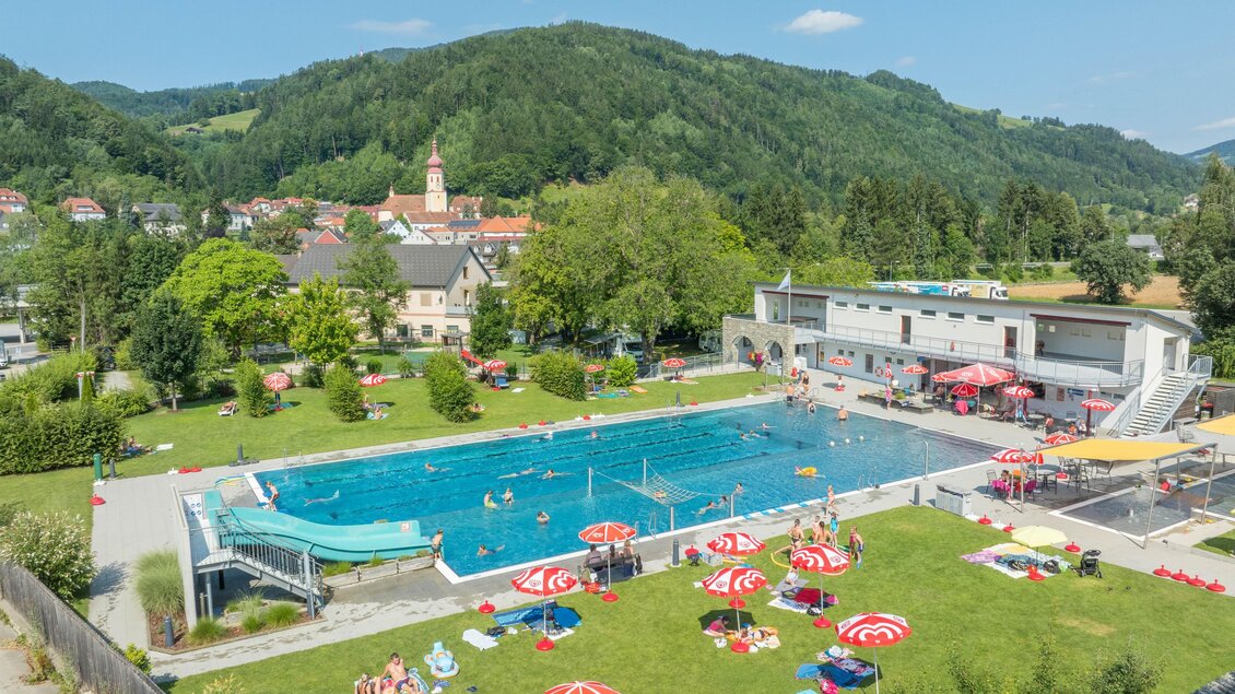 Freibad Anger Luftaufnahme. | © Oststeiermark Tourismus