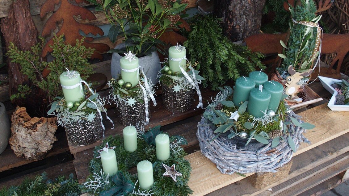 Adventkranz und Weihnachtsdekoration | © Gärtnerei Blumen Ressmann