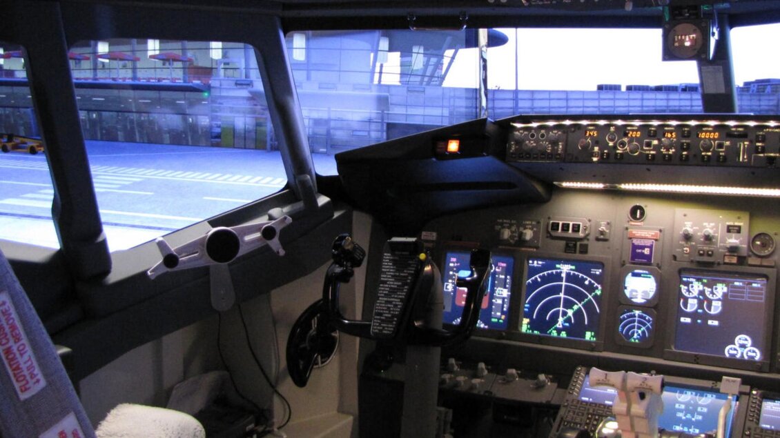 <p>Blick ins Boeing-Cockpit eines Flugsimulators beim Gate-08 in Graz </p> | © GATE-08 Flight