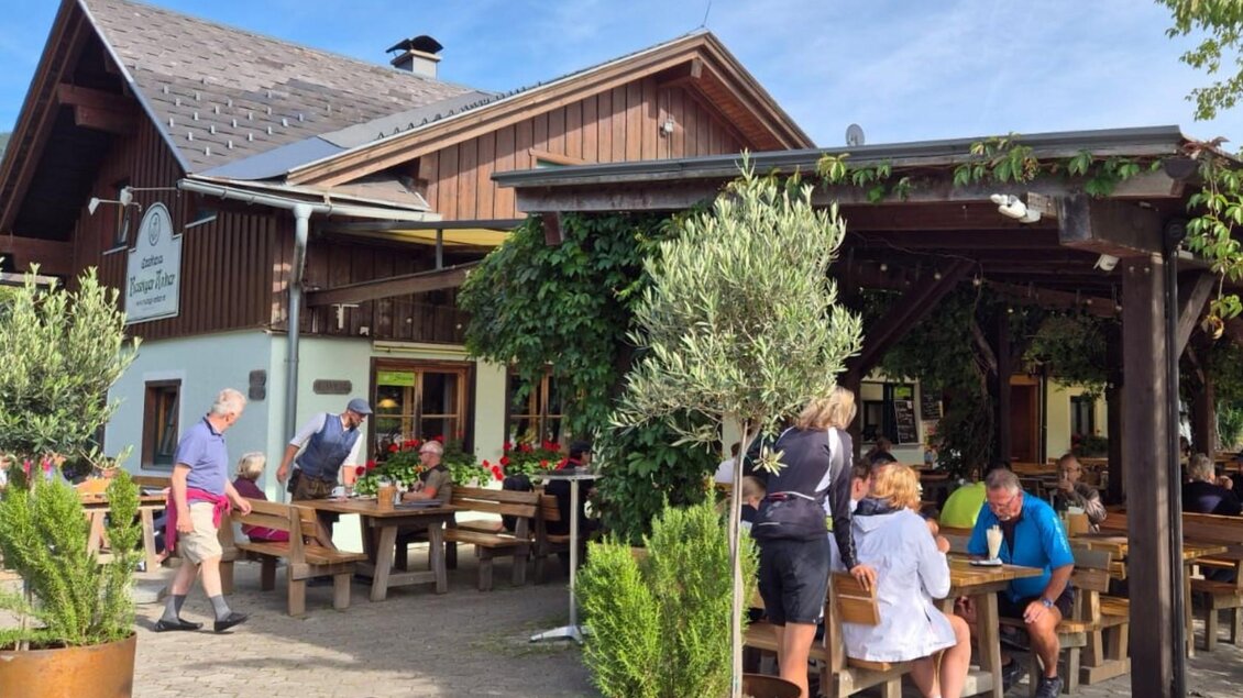 Rostiger Anker, Grundlsee, Gastgarten | © Bettina Scheck