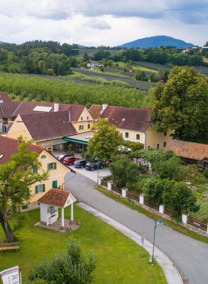 Restaurant Stixpeter_house view_Eastern Styria | Christa Pollhammer | © Wirtshaus Stixpeter