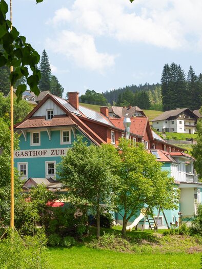 inn "Zur Post"_exterior view_Eastern Styria | © Gasthof zur Post