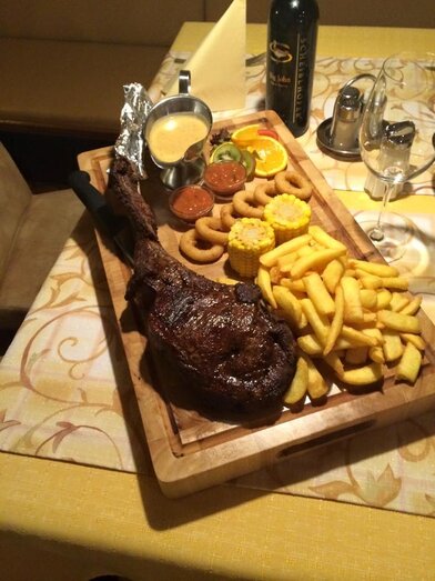 Tomahawk Steak vom Grill | © Familie Janits | Familie Janits | © Familie Janits