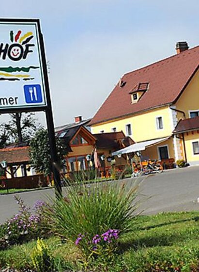 Schweizerhof-Außenansicht1-Murtal-Steiermark | Caroline Birnstingl | © Gasthof Schweizerhof