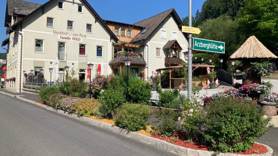 Gasthof Zur Post, Hold_Außenansicht_Oststeiermark | © Gasthof Zur Post