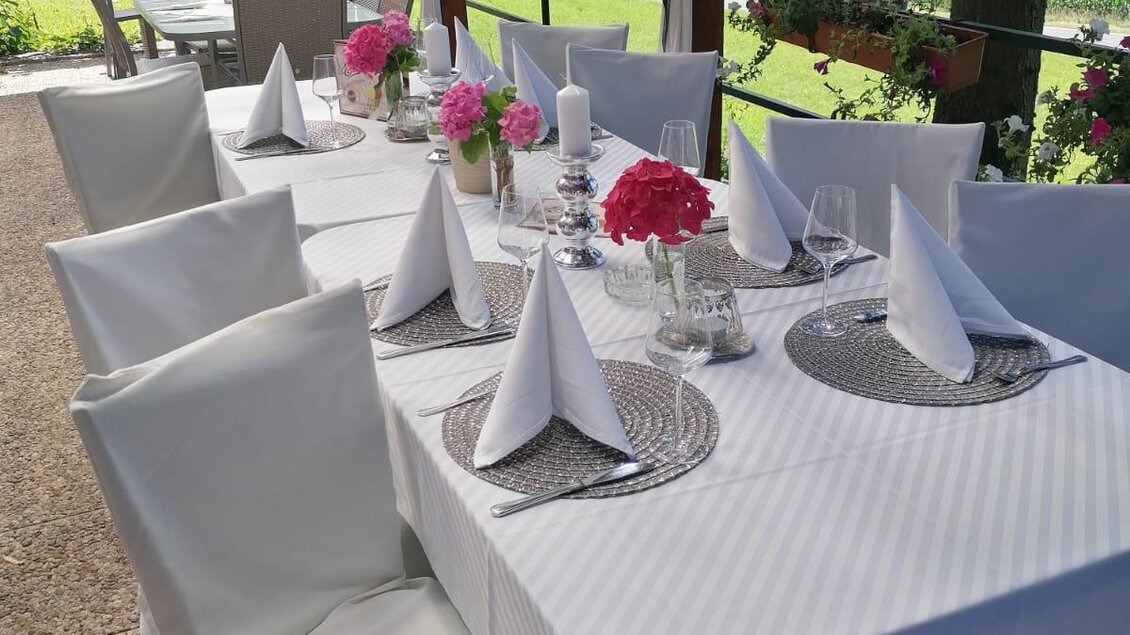 Gedeckte Tafel für jeden Anlass | © Gasthof zur Sonne