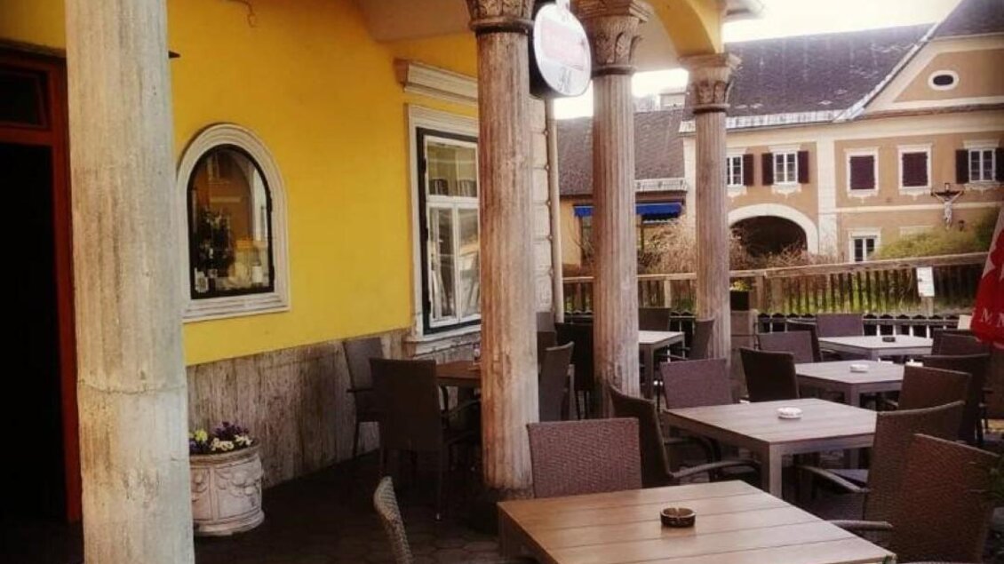 Gasthof zur goldenen Krone Außenbereich | © Gasthof zur goldenen Krone | Bartholomäus Halbwirt