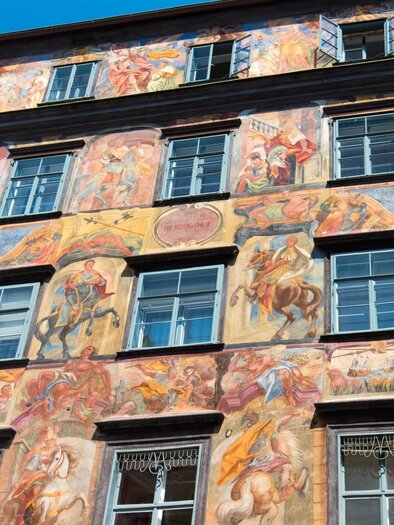 Fassadenfresken am Gemalten Haus in Graz, Teil des historischen Herzogshofs | © Graz Tourismus-Harry Schiffer