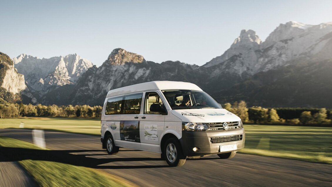 Das Sammeltaxi unterwegs im Gesäuse | © Stefan Leitner