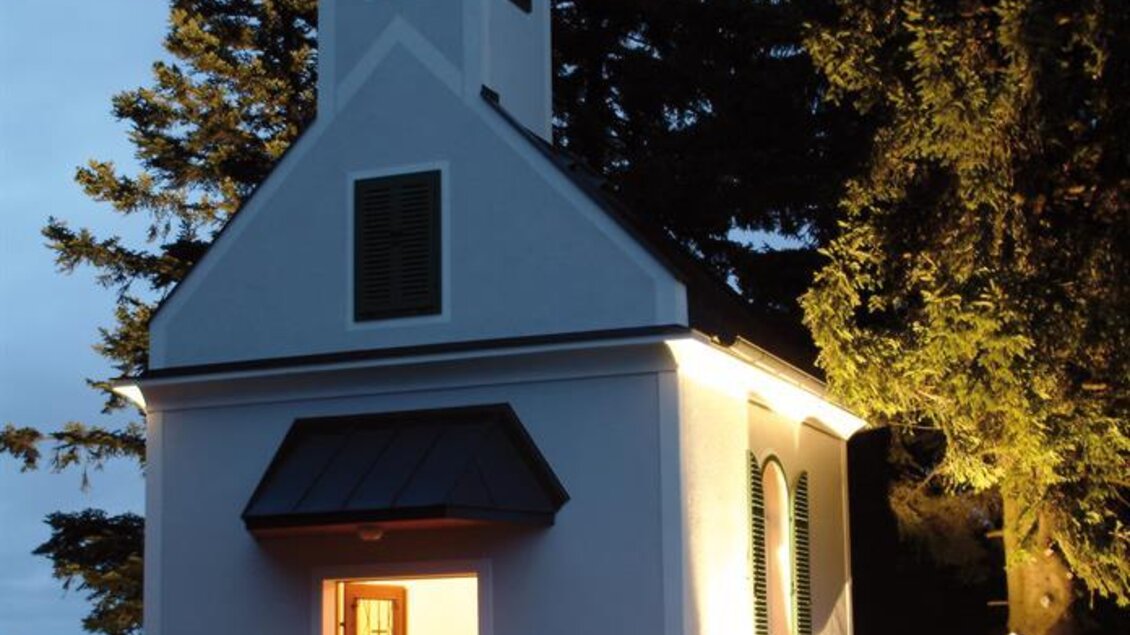 Masenberg_Glückskapelle beleuchtet_Oststeiermark | © Familie Wilfinger