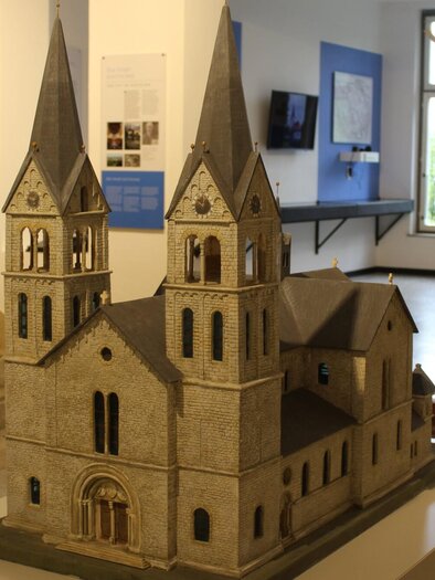 Maßstabsmodell einer Kirche in der Gottscheer Gedenkstätte Graz, Ausstellungsraum | © Gottscheer Gedenkstätte