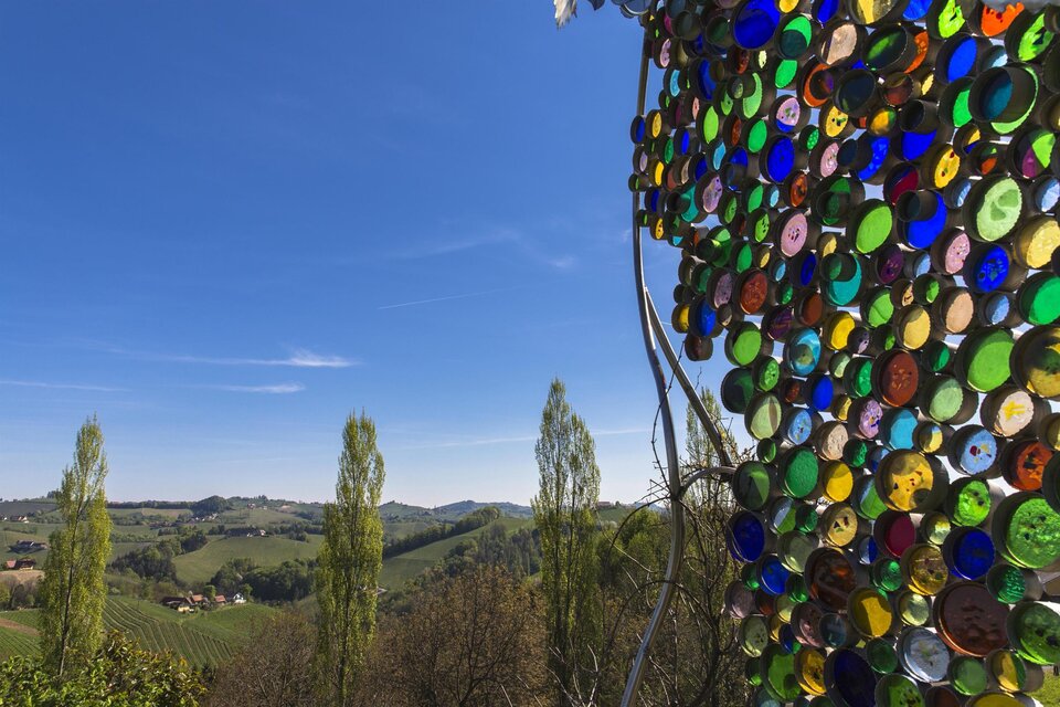 Größte gläserne Weintraube am Eorykogel - Impression #1 | © SYMBOL