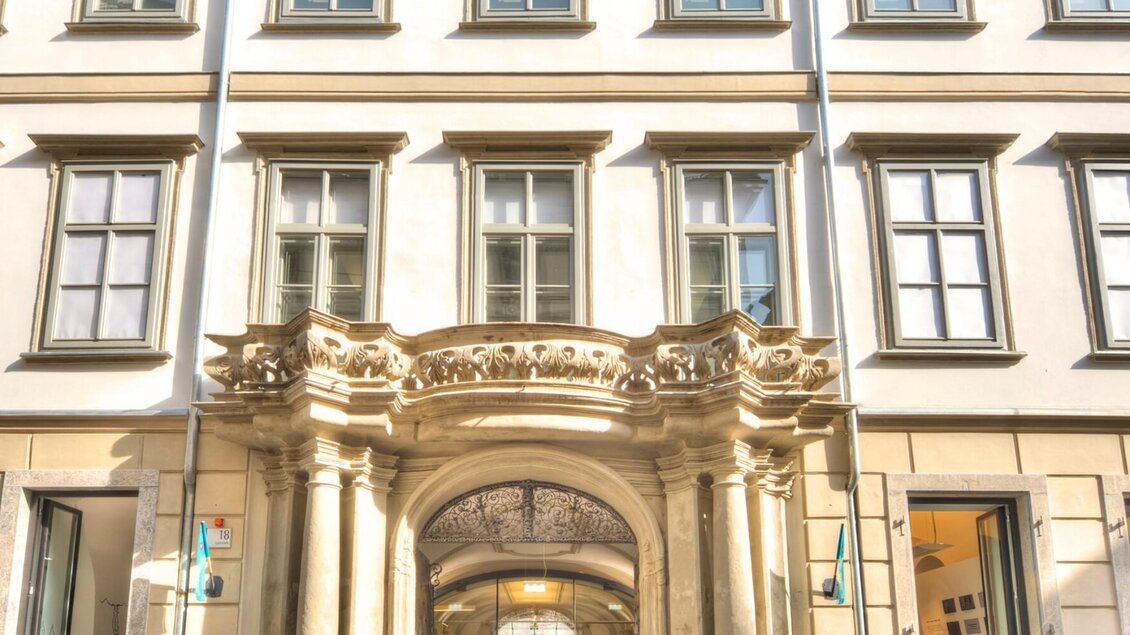Historischer Eingang des Graz Museums in der Sackstraße mit barockem Portal  | © Andreas Vormayr