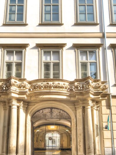 Historischer Eingang des Graz Museums in der Sackstraße mit barockem Portal  | © Andreas Vormayr