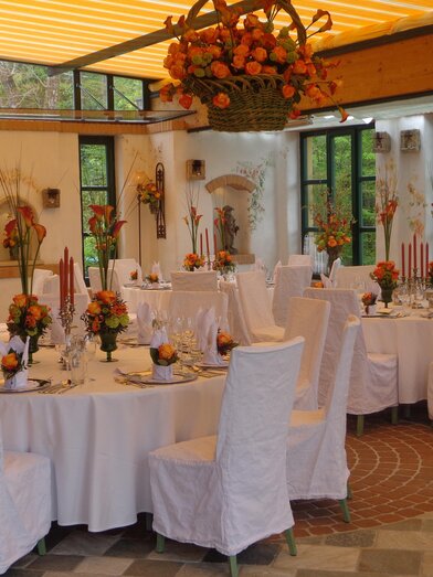 Häuserl im Wald - Festlich gedeckter Saal | © Häuserl im Wald - Legenstein | © Häuserl im Wald - Legenstein