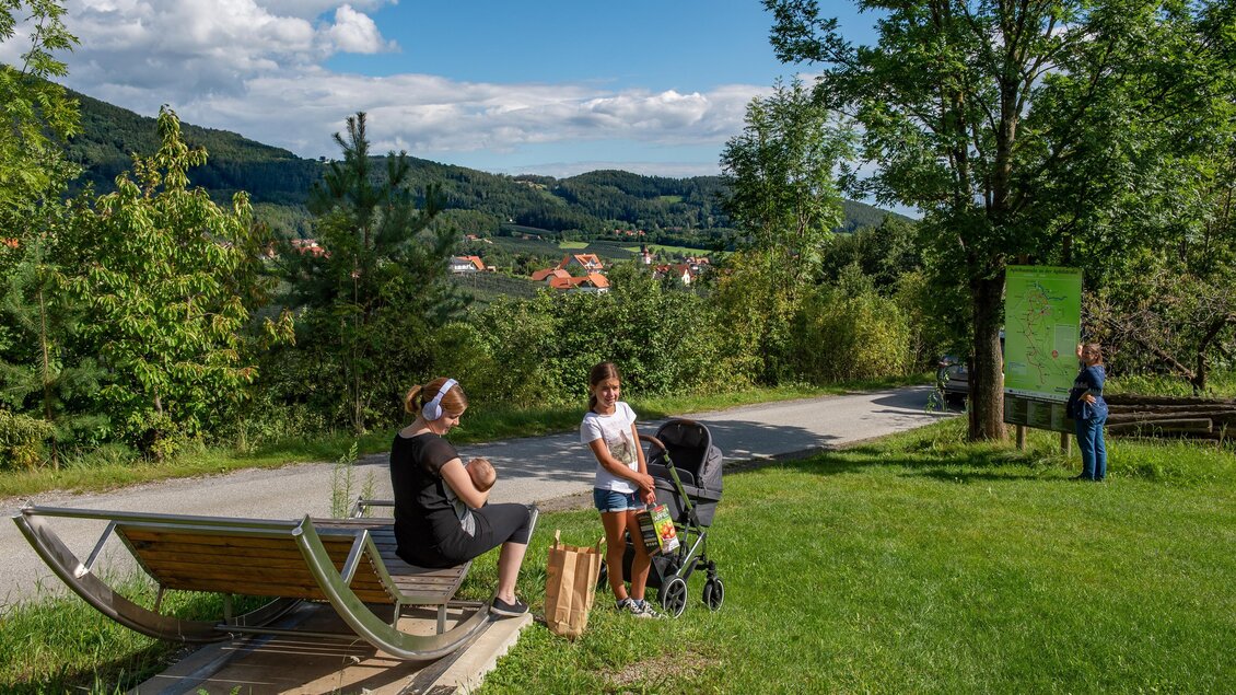 Hörgenuss-Liege_Singerberg_Familie_Oststeiermark | © Steirische Apfelstraße
