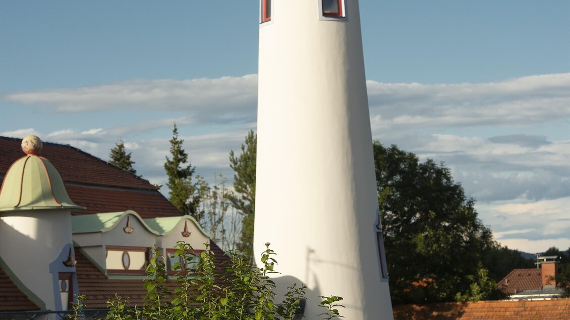 Hörgenuss-Liege_Apfelschlössl_Turm__Oststeiermark | © Steirische Apfelstraße
