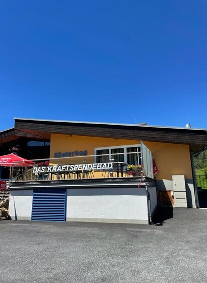 indoor pool buffet_outside with terrace_Eastern Styria | Maria Rein | © Tourismusverband Oststeiermark