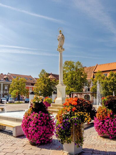 Hauptplatz Marienbrunnen | © Stdtmarketing KHS-Fuerstenfeld Wolfgang Spekner