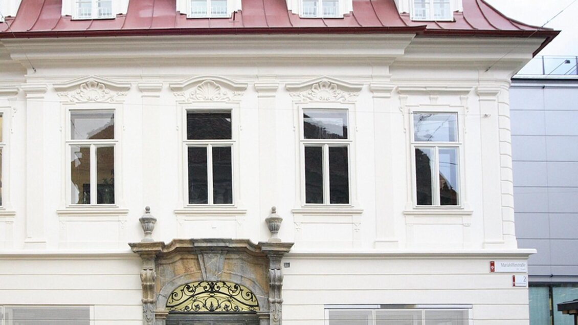 Historische Fassade des Hauses der Architektur in der Mariahilferstraße in Graz | © J. J. Kucek