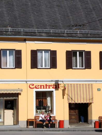 Herwig´s Café Central_outdoor_Eastern Styria | © Herwig's Café Central
