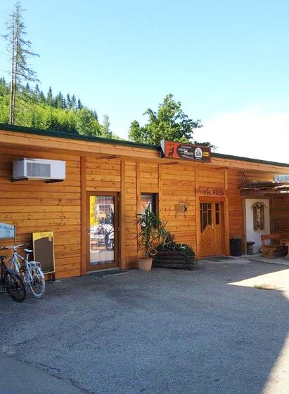 HofladenHauser-Außenansicht1-Murtal-Steiermark | Hirschgehege Hauser | © Hirschgehege Hauser