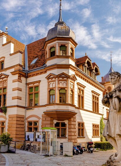Main Square Hartberg_City Hall_Eastern Styria | Spekner | © Kleine Historische Städte Österreichs