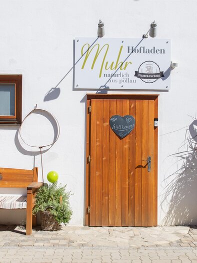 Farm Shop Muhr_Entrance_Eastern Styria | © Helmut Schweighofer