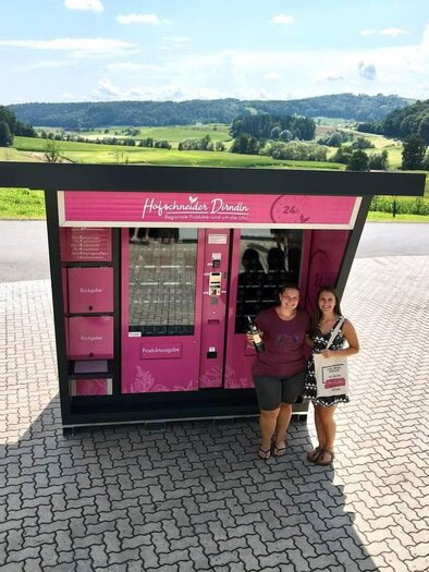 zwei Hofschneider Dirndln | © Familie Niederl