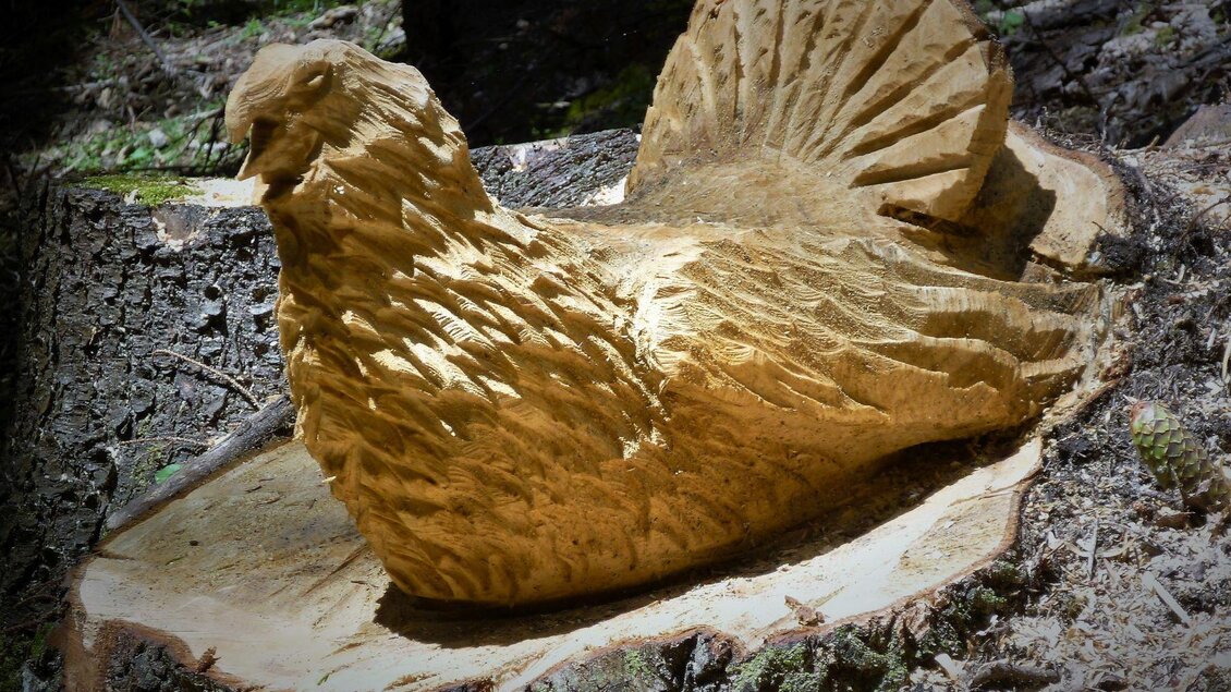 Holzskulptur am Weg_Oststeiermark_Pollhammer | © Tourismusverband Oststeiermark