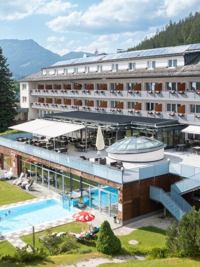 Hotel-Restaurant Grimmingblick, Haus im Sommer | © Hotel-Restaurant Grimmingblick