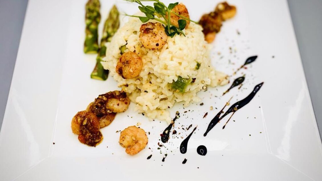 Spargel Risotto mit Garnelen | © Hotel-Restaurant Schwarzer Adler