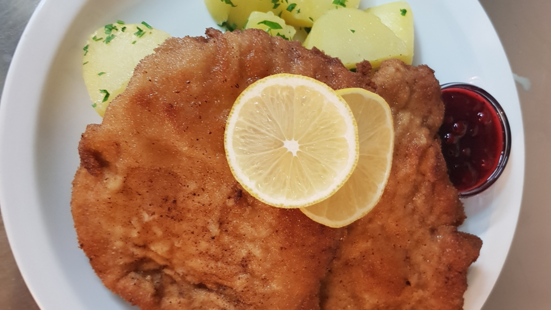 Hubertusalm, Bad Mitterndorf, Wiener Schnitzel | © Hubertusalm_Familie Zechmann