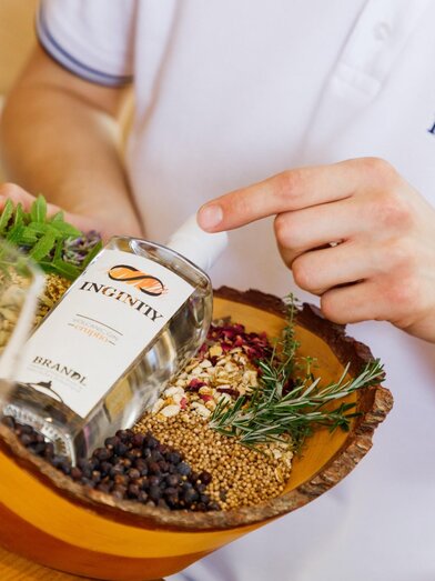 INGINITY - Volcanic Gin eruptio | © Thomas Brandl Spirits | © Thomas Brandl Spirits | © © Thomas Brandl Spirits